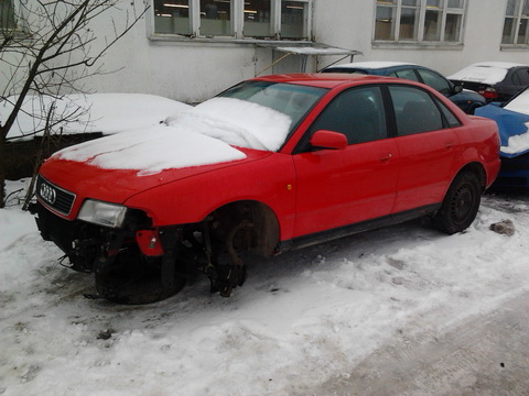 Подержанные Автозапчасти Audi A4 1998 1.8 машиностроение седан 4/5 d.  2012-03-01